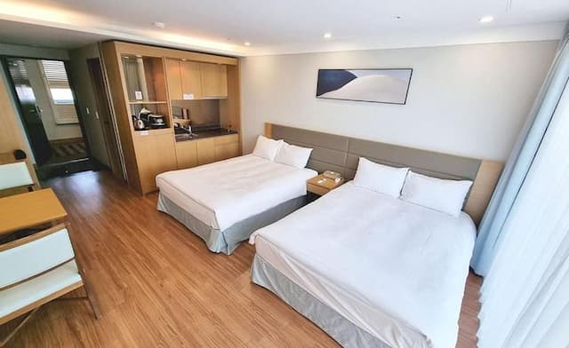 Jeju Marevo Resort-Deluxe Family Double-1