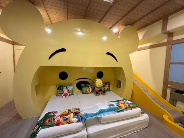 童玩趣親子民宿-Winnie the Pooh Quadruple Room-2