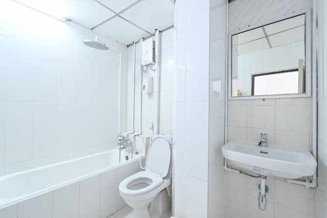 The Krungkasem Srikrung Hotel (SHA Extra Plus)-Twin Deluxe Room with Bathtub (Room with breakfast)-5