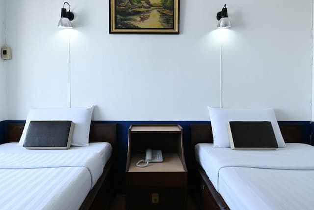 The Krungkasem Srikrung Hotel (SHA Extra Plus)-Twin Deluxe Room with Bathtub (Room with breakfast)-1