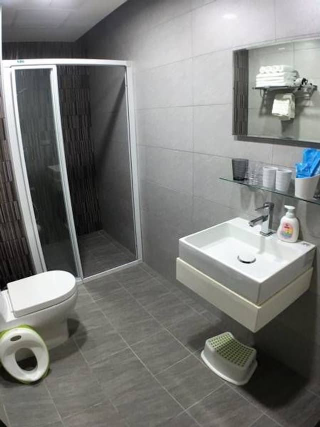 23here親子民宿｜溜滑梯&戲水池｜電梯&車站｜兒童電動車-飛機翱翔四人房-4