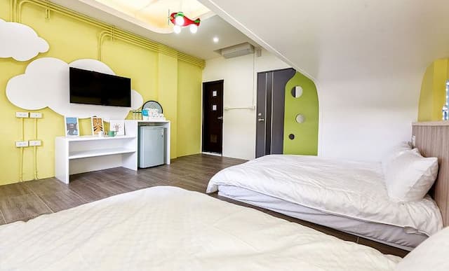 23here親子民宿｜溜滑梯&戲水池｜電梯&車站｜兒童電動車-飛機翱翔四人房-2