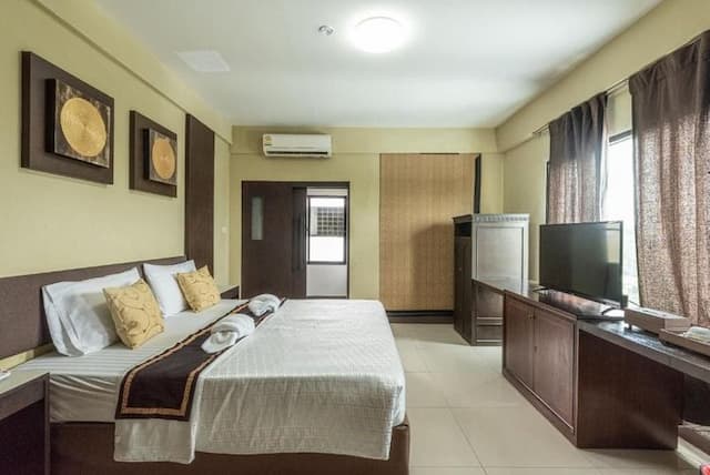 The Wing Design Hotel-Standard Double Room (Room with breakfast)-1