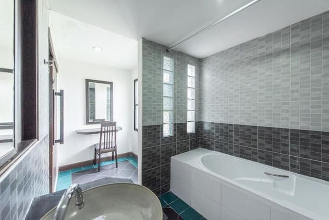 The Wing Design Hotel-Standard Double Room (Room with breakfast)-6