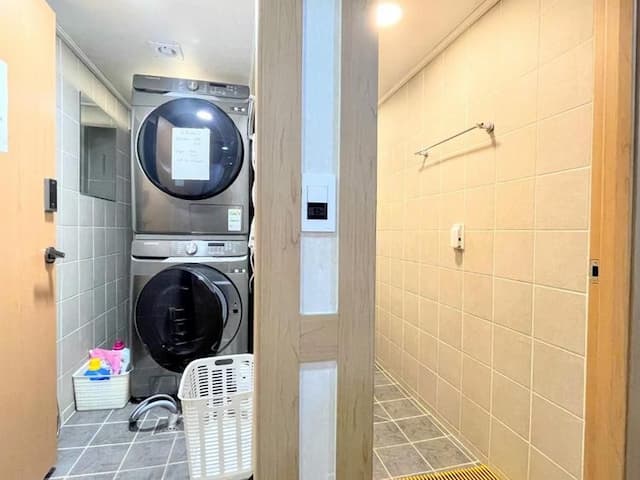 Cocoa Guesthouse-Family room with private shower-5