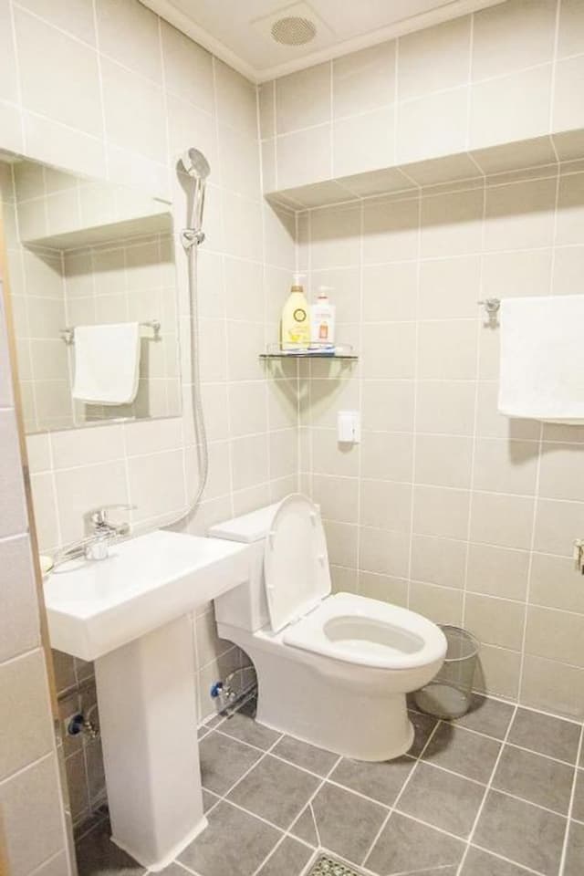 Cocoa Guesthouse-Double Room with Private Shower-6