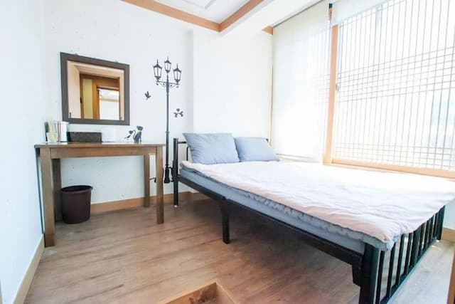 Cocoa Guesthouse-Double Room with Private Shower-1