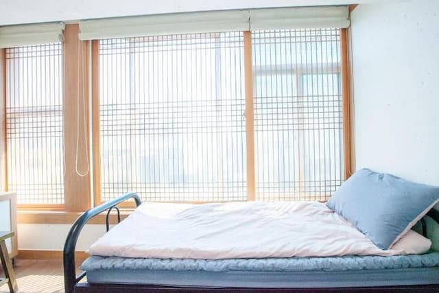 Cocoa Guesthouse-Twin Room-2