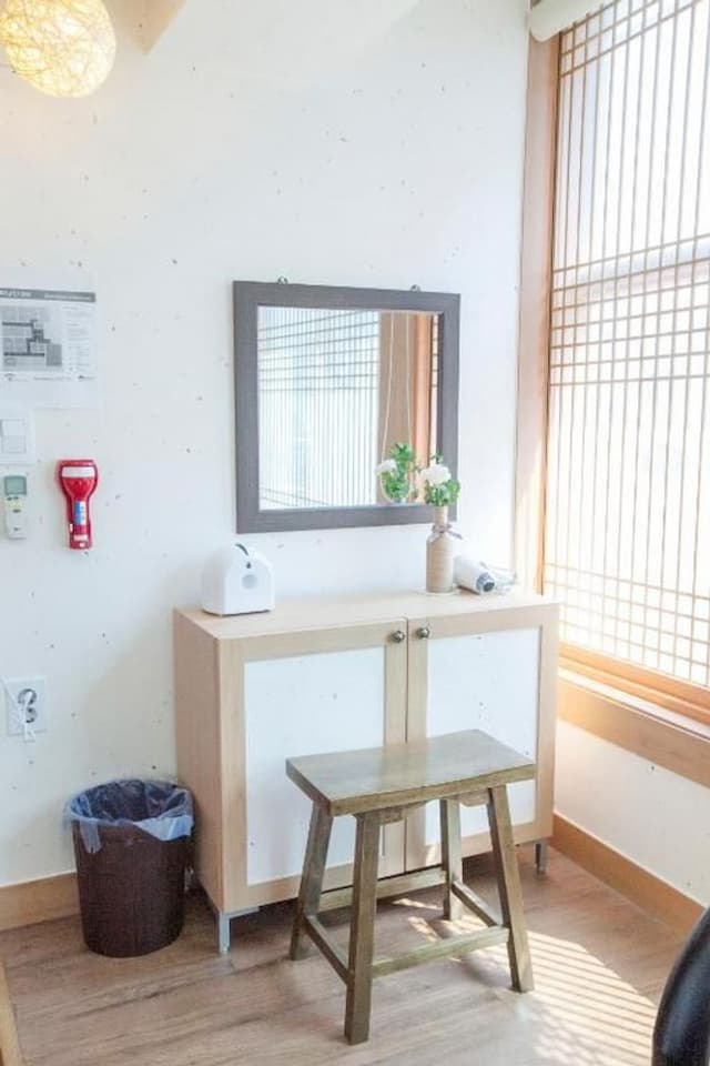 Cocoa Guesthouse-Twin Room-5