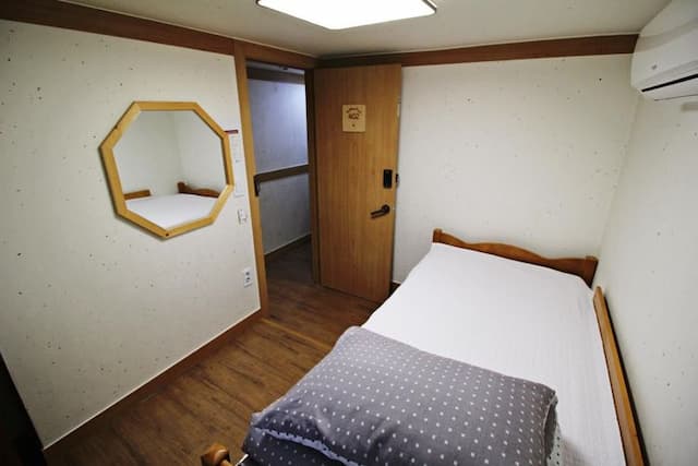 Cocoa Guesthouse-Single Room-4