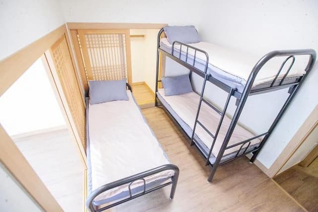 Cocoa Guesthouse-Triple Room-4