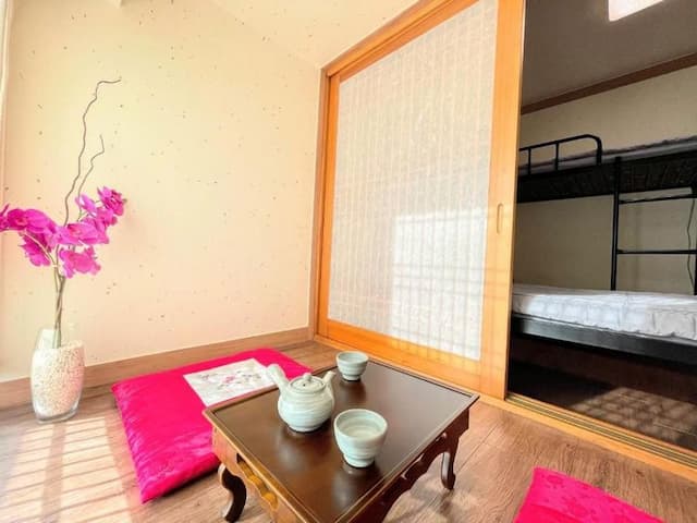 Cocoa Guesthouse-Triple Room-1