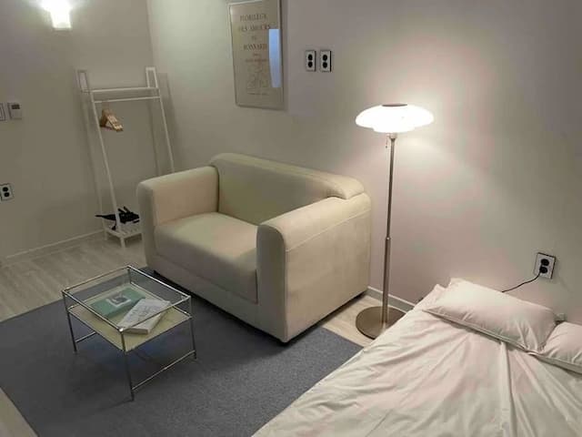Stay Here-StayHere (C-2) [Gwangan] 5 minutes from Gwangalli Beach [5 "TV]-4