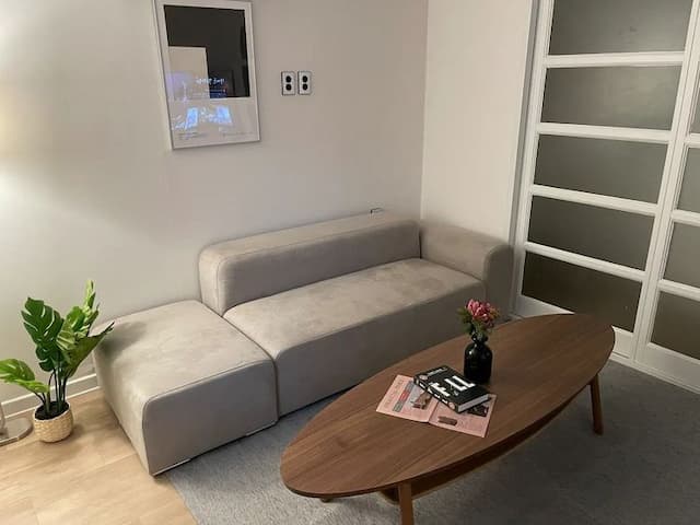 Stay Here-StayHere (A-5) [Gwangan] 5 minutes from Gwangalli Beach [Beam Projector ,55 "TV]-4