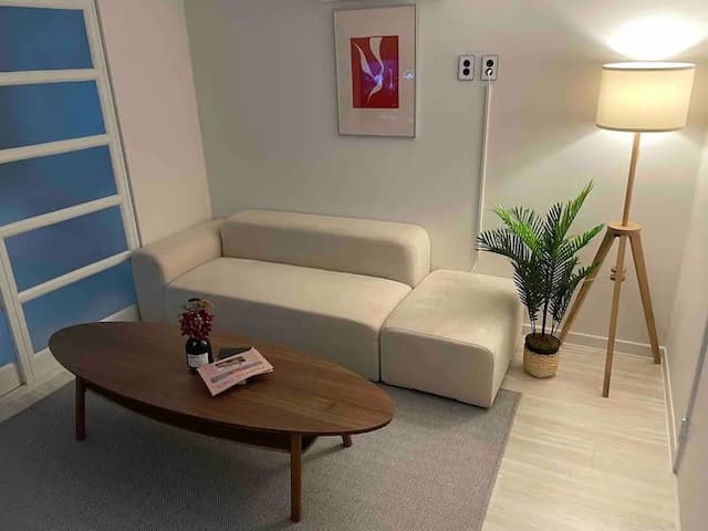 Stay Here-StayHere (B-3) [Gwangan] 5 minutes from Gwangalli Beach [Beam Projector ,55 "TV]-3