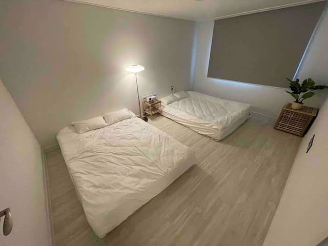 Stay Here-StayHere (B-5) [Gwangan] 5 minutes from Gwangalli Beach [Beam Projector ,55 "TV]-1