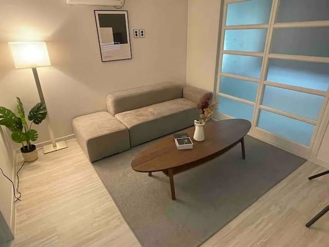 Stay Here-StayHere (B-5) [Gwangan] 5 minutes from Gwangalli Beach [Beam Projector ,55 "TV]-3