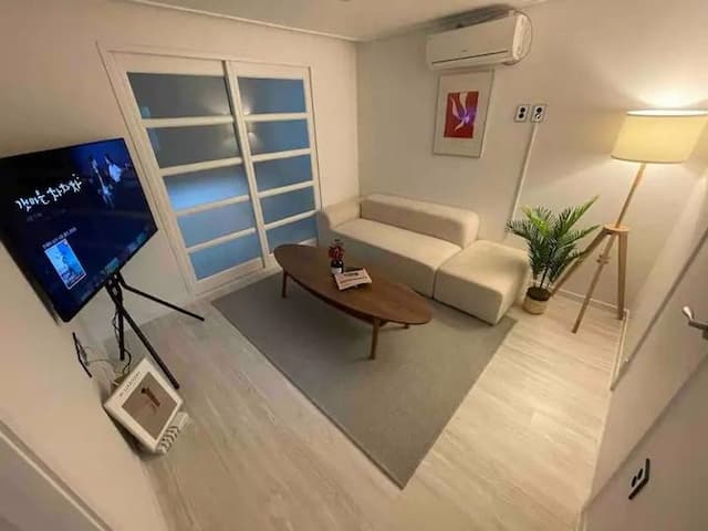 Stay Here-StayHere (C-3) [Gwangan] 5 minutes from Gwangalli Beach [Beam Projector ,55 "TV]-3