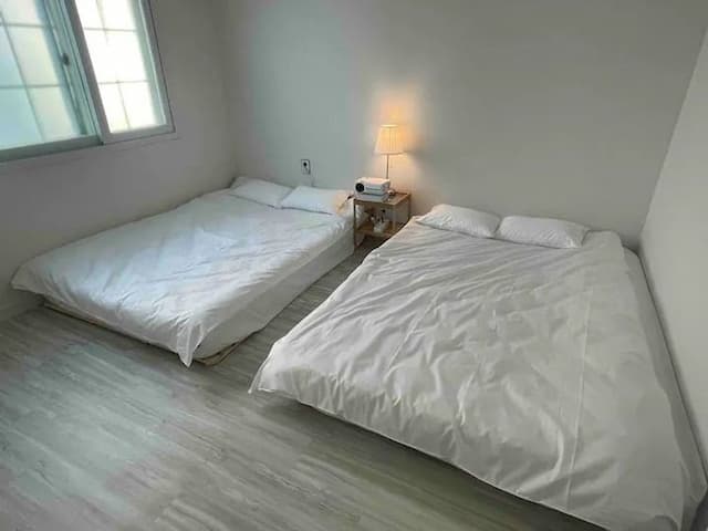 Stay Here-StayHere (C-5) [Gwangan] 5 minutes from Gwangalli Beach [Beam Projector ,55 "TV]-1