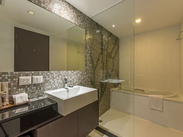 Maitria Hotel Sukhumvit 18 Bangkok - A Chatrium Collection－SHA Extra Plus-스튜디오 디럭스 킹베드 (객실 조식포함) 환불불가-9