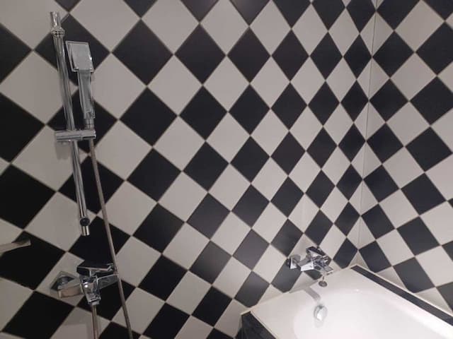 CHECK inn Taipei Main Station-Classic Twin Room without Window-3