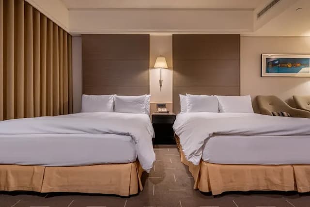 CHECK inn SELECT Taichung Dadun-Classic Quadruple Room-5