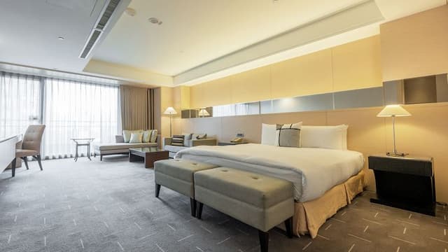 CHECK inn SELECT Taichung Dadun-Deluxe Double Suite-3