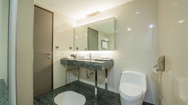 CHECK inn SELECT Taichung Dadun-Deluxe Quadruple Suite-5