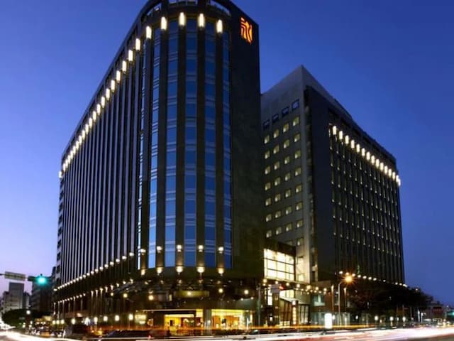 Tempus Hotel-Deluxe Quadruple Room-5