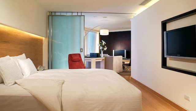 Tempus Hotel-Suite with View-2