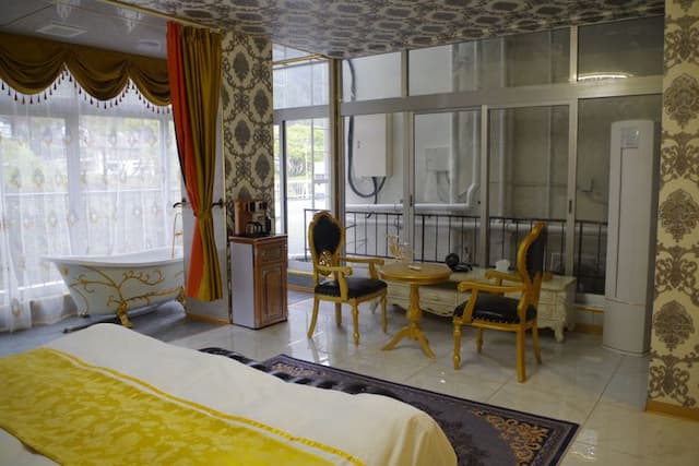 水上溫泉 Lomosa飯店｜溫泉浴池/方便至White Valley滑雪場-特大雙人套房【不挑房】-3