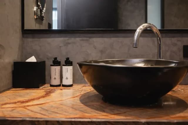 弥泰雅摩登素坤逸15巷酒店 (Maitria Mode Sukhumvit 15 Bangkok - A Chatrium Collection (SHA Extra Plus))-豪华特大床客房（含早餐）-14