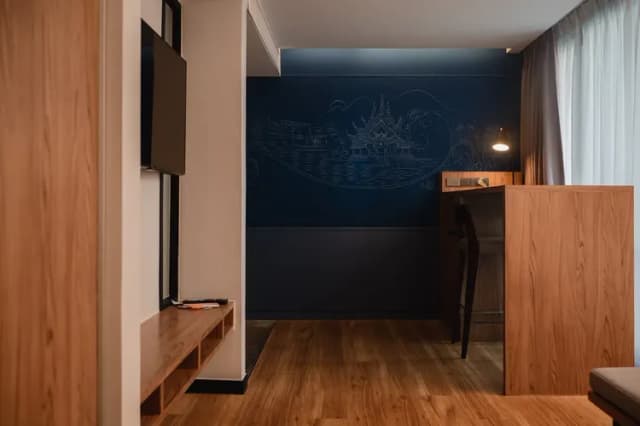 弥泰雅摩登素坤逸15巷酒店 (Maitria Mode Sukhumvit 15 Bangkok - A Chatrium Collection (SHA Extra Plus))-豪华特大床客房（含早餐）-9