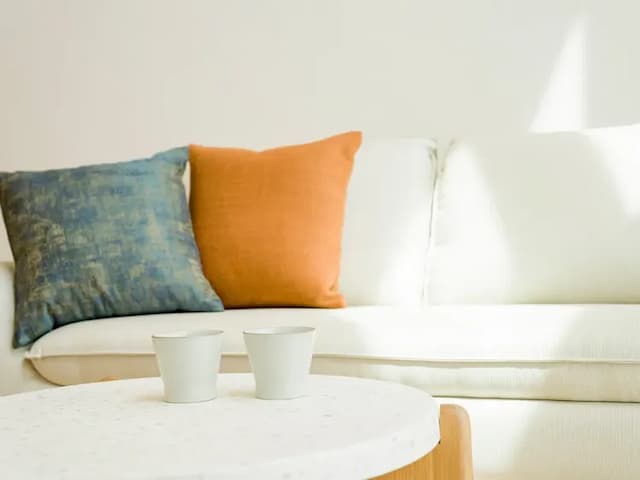 【ファミリールーム・104】ゆったり快適リビングソファ