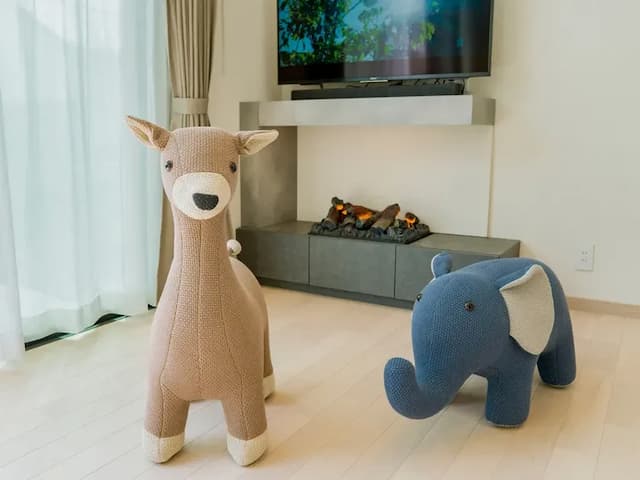 【ファミリールーム・104】お子様も大喜び！かわいい動物のスツール