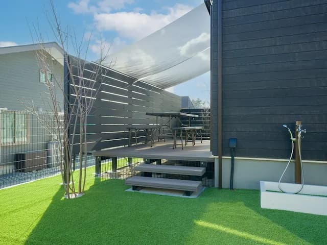 【シンプルモダン・109】ワンちゃんと一緒にお外で遊べるテラスエリアとドッグラン