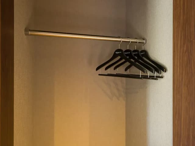 【スタイリッシュ】洋服がかけられるクローゼットもご用意