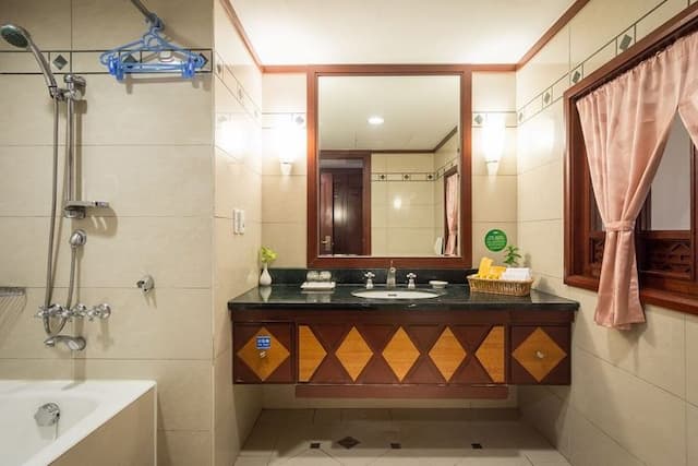 娜路彎大酒店-標準四人房-5