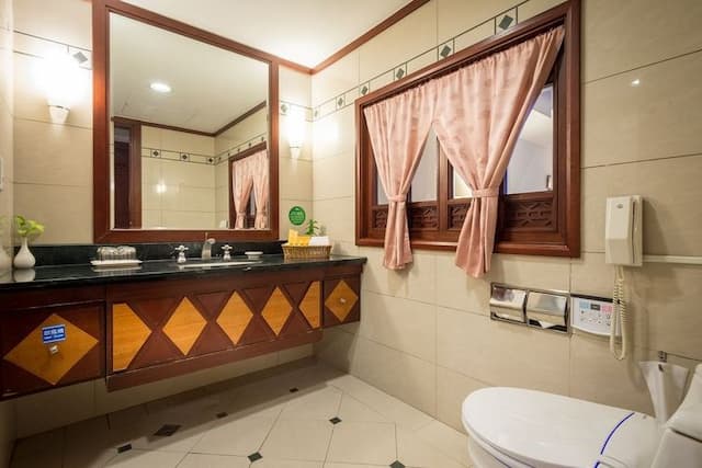 娜路彎大酒店-標準四人房-6