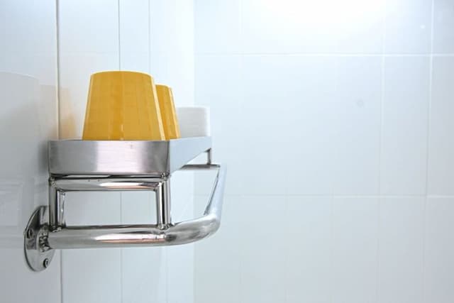 The Krungkasem Srikrung Hotel (SHA Extra Plus)-Twin Deluxe Room with Bathtub (Room with breakfast) No refund-6