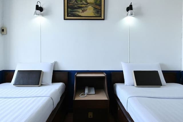 The Krungkasem Srikrung Hotel (SHA Extra Plus)-Twin Deluxe Room with Bathtub (Room with breakfast) No refund-1