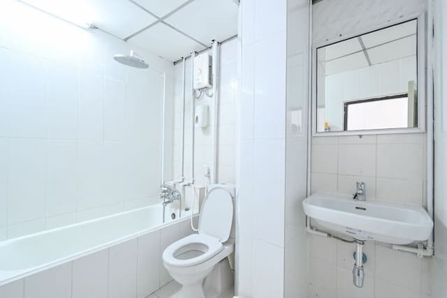 The Krungkasem Srikrung Hotel (SHA Extra Plus)-Twin Deluxe Room with Bathtub (Room with breakfast) No refund-5