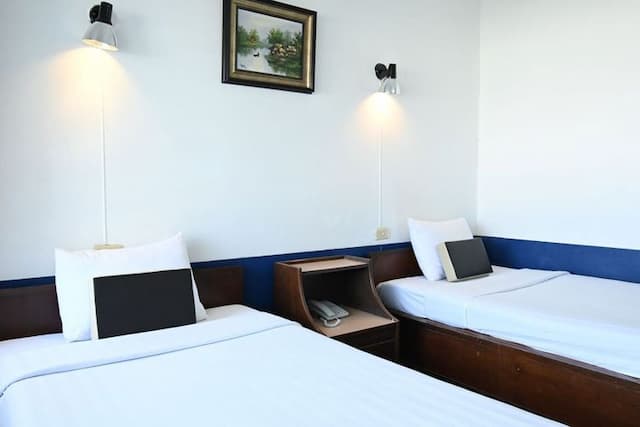 The Krungkasem Srikrung Hotel (SHA Extra Plus)-Twin Deluxe Room with Shower (Room with breakfast) No refund-1