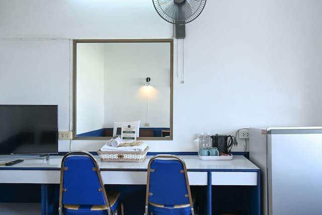 The Krungkasem Srikrung Hotel (SHA Extra Plus)-Twin Deluxe Room with Shower (Room with breakfast) No refund-3