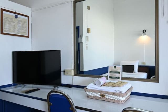 The Krungkasem Srikrung Hotel (SHA Extra Plus)-Twin Deluxe Room with Shower (Room with breakfast) No refund-4