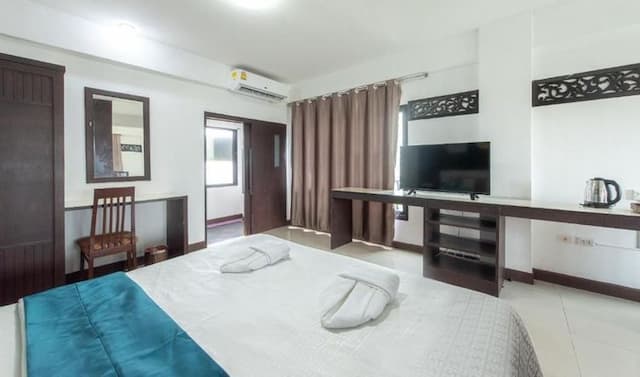 The Wing Design Hotel-Deluxe Room (Room with breakfast) No refund-4