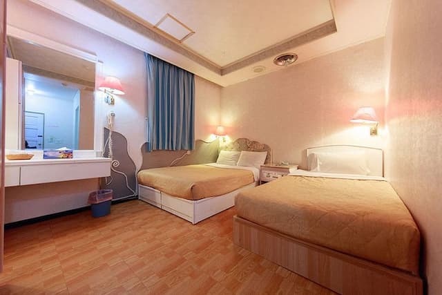 大尖山飯店 l  高CP值、絕佳地點-標準三人房-3