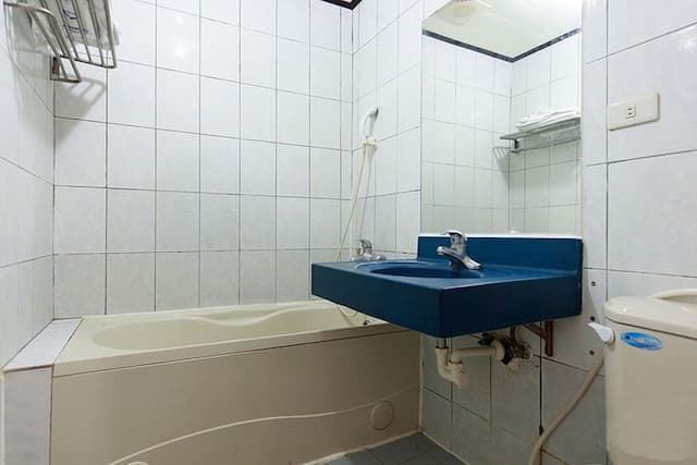 大尖山飯店 l  高CP值、絕佳地點-標準三人房-8