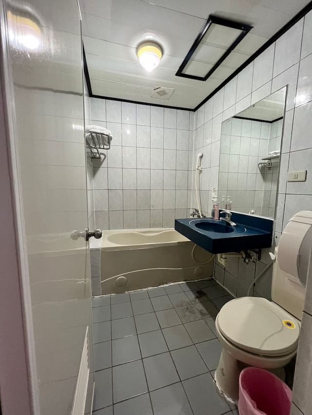 大尖山飯店 l  高CP值、絕佳地點-標準三人房-9