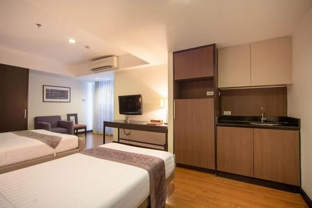 Lily Hotel Bangkok (SHA Extra Plus)-Superior Triple- Room only-4